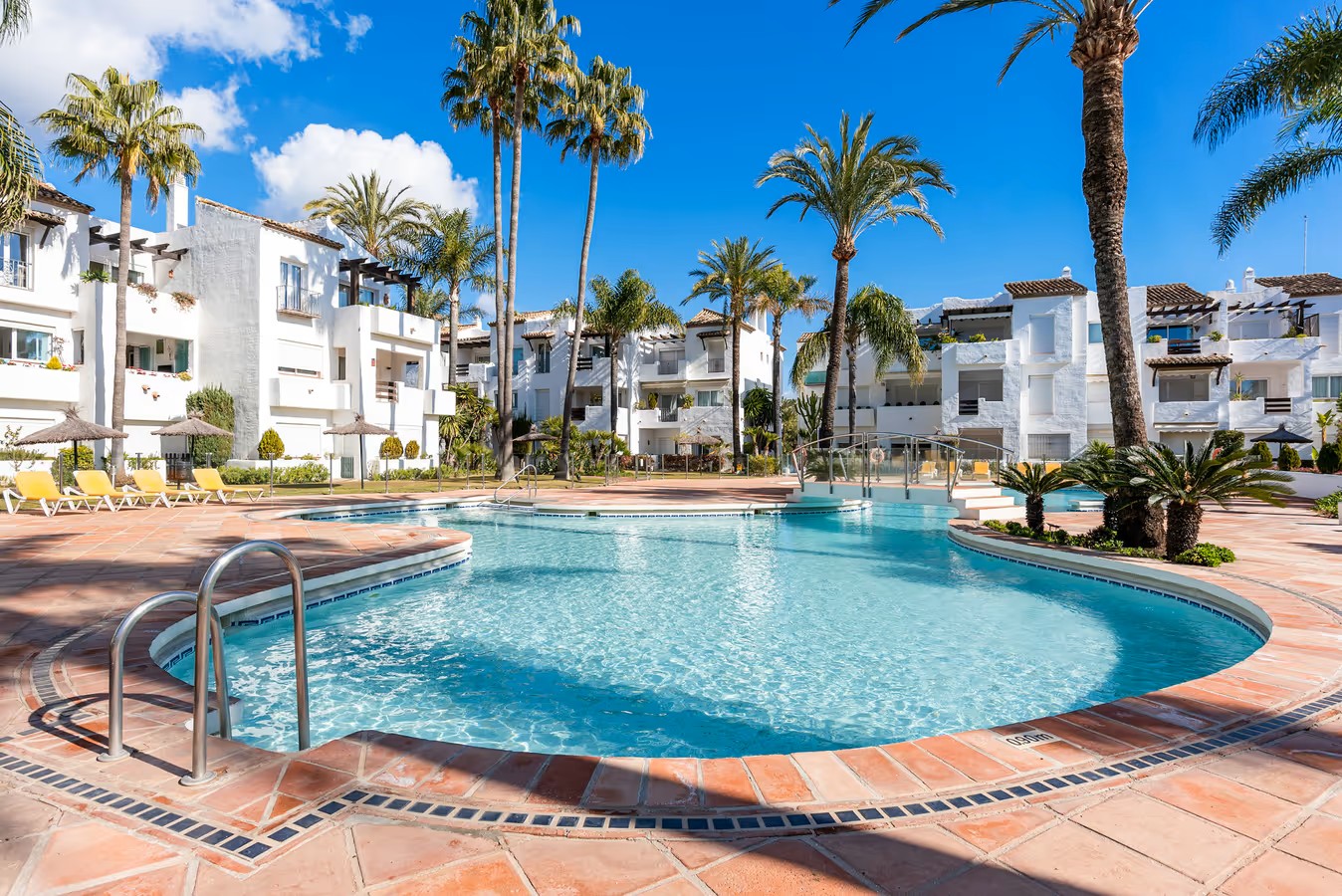 Costalita Estepona apartments swimming pool