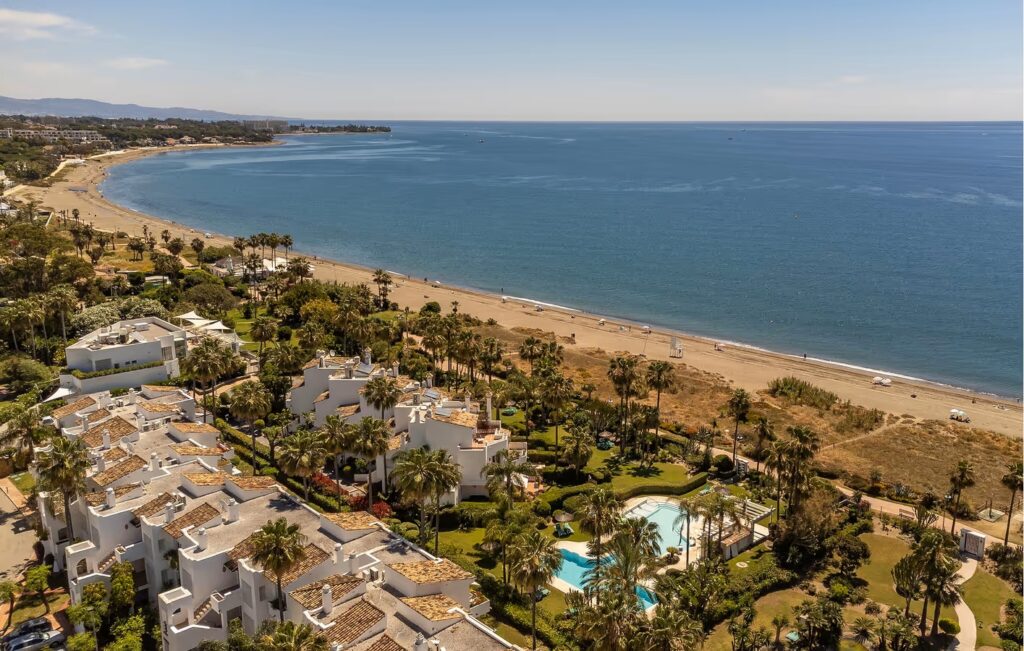 Costalita Estepona apartments beach